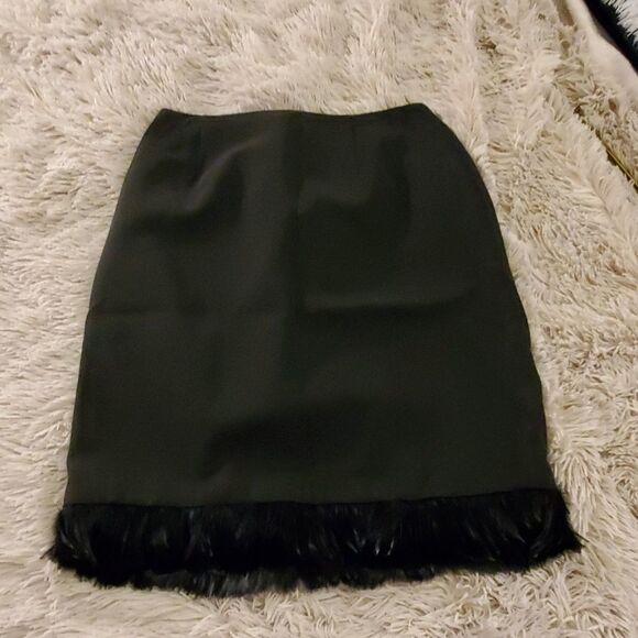 Fun black pencil skirt with feather lined bottom - Picture 1 of 7